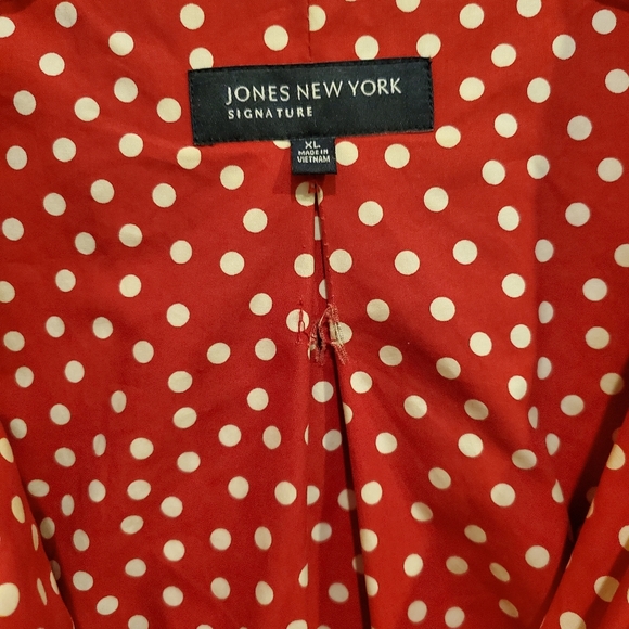 Jones New York Raincoat, red with polka-dot interior - Picture 2 of 3